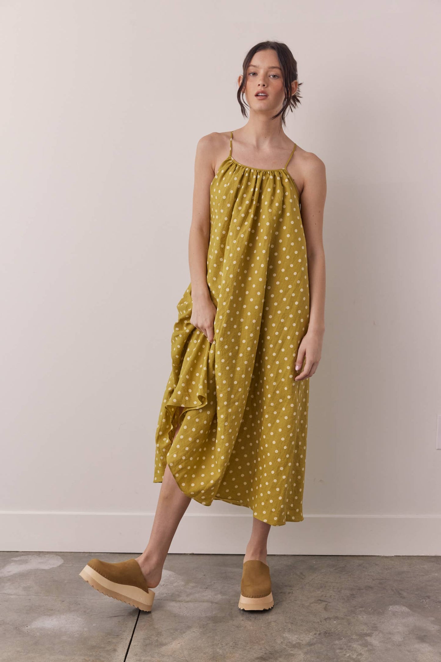 Linen Polka dot back tie ankle dress: Moss