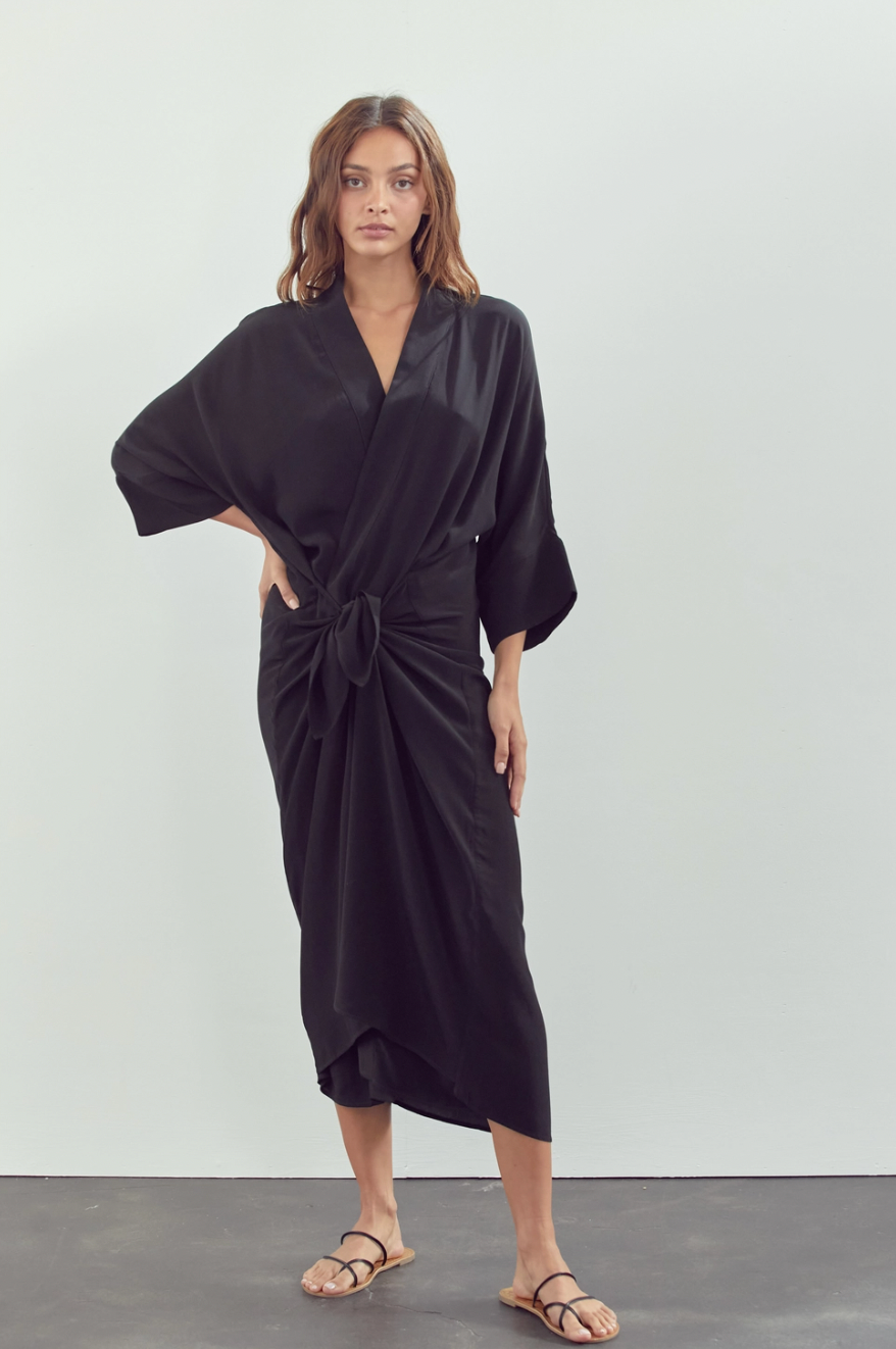 Front tie midi dress: Black / 53% Viscose 47% Rayon