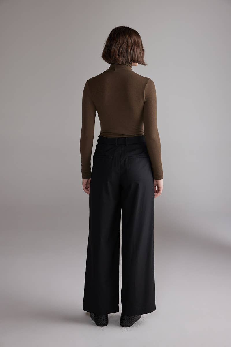 Wool blend turtleneck: D.Olive Solid