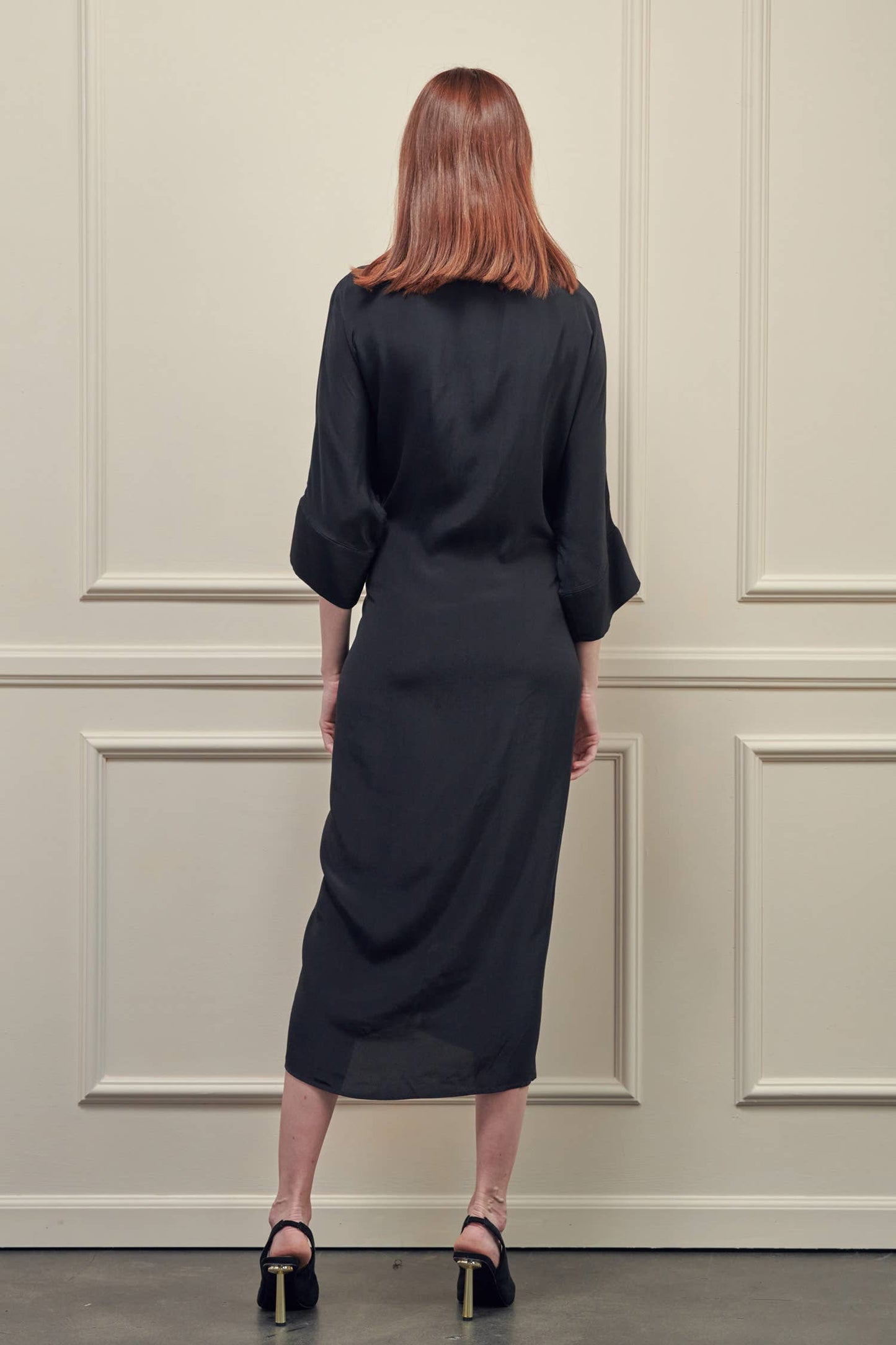 Front tie midi dress: Black / 53% Viscose 47% Rayon