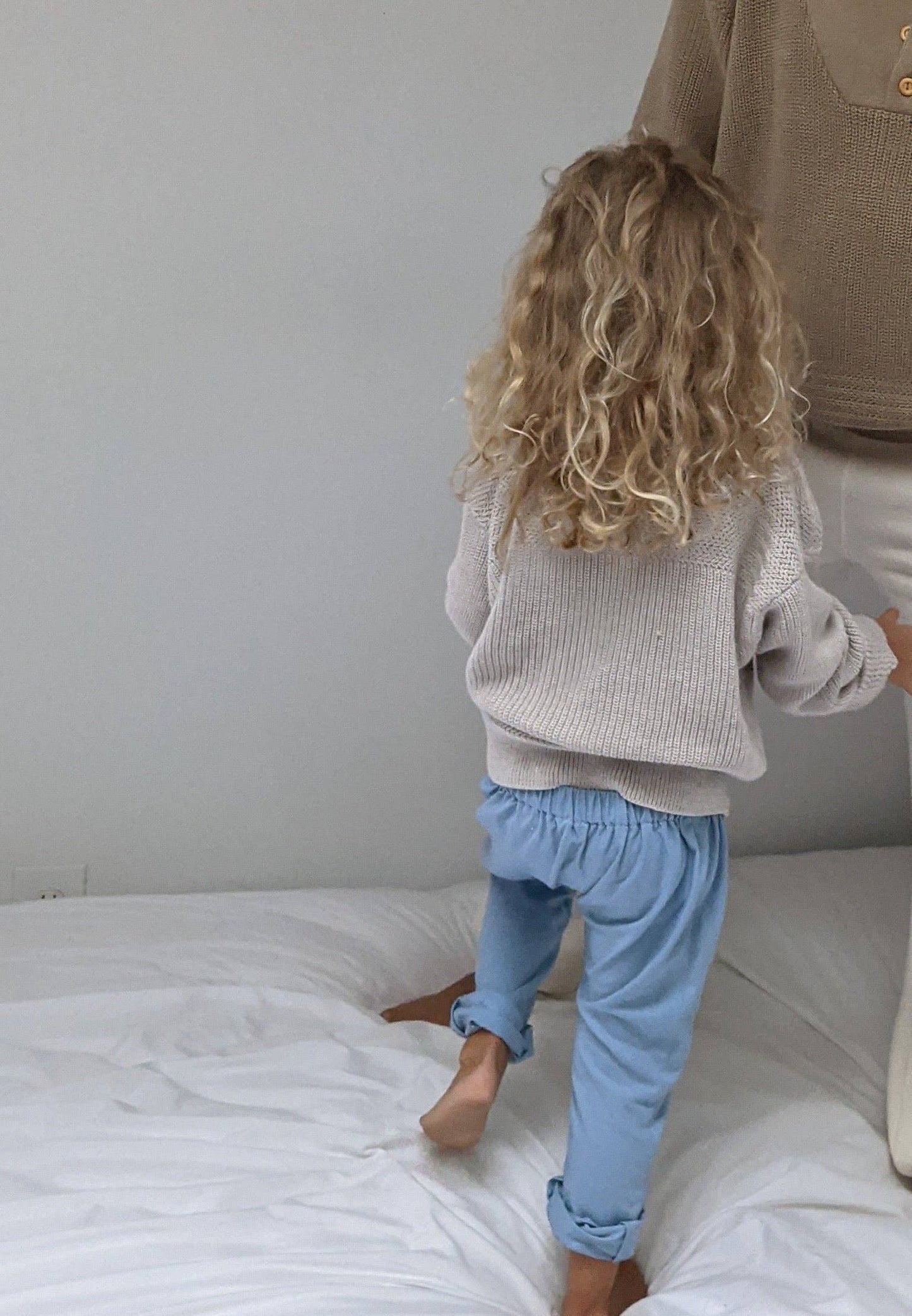 Mini Scooter Raw Silk Harem Pant: Black / 4-5 T