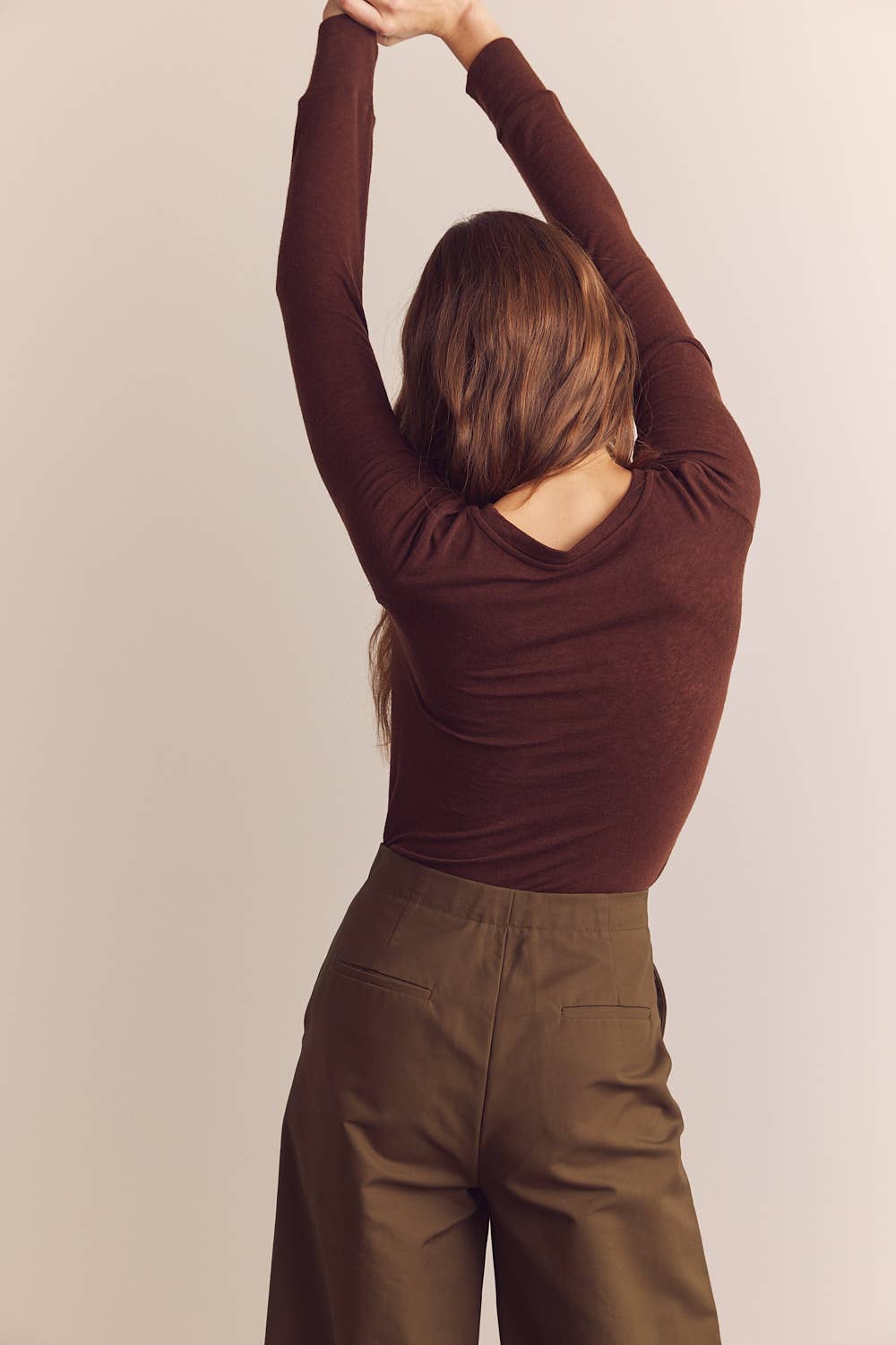 Wool blend lightweight knit top : Chestnut / Solid
