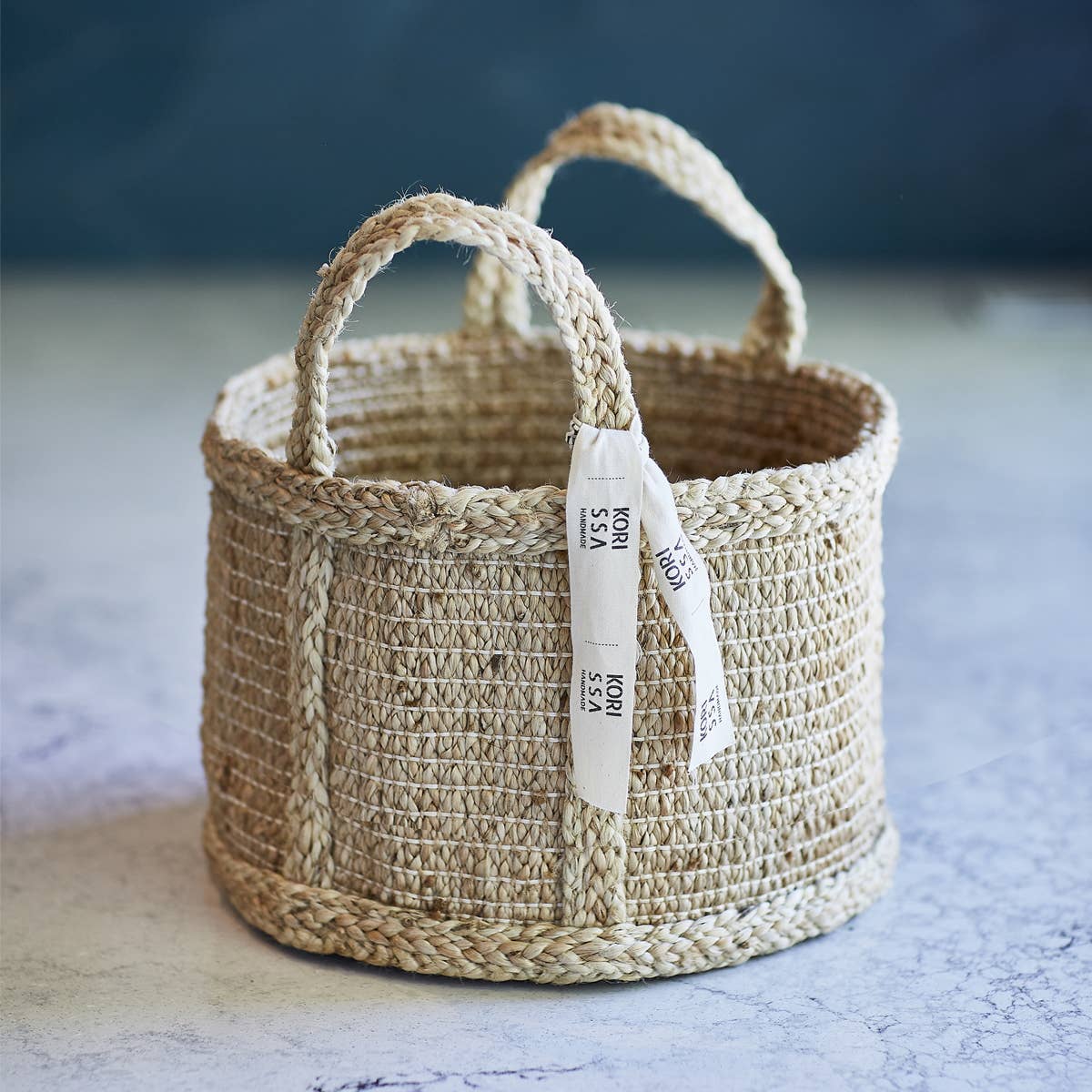Handwoven Wicker Storage Basket l Bono Basket with Handle: Medium
