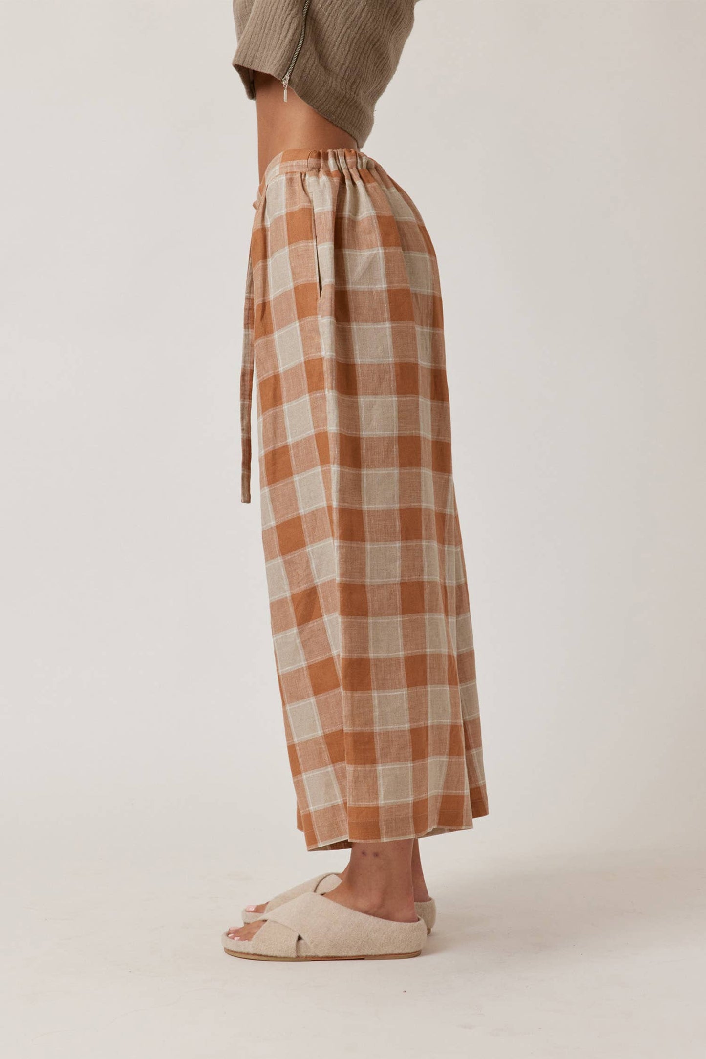 Front tie linen pants: 100% Linen