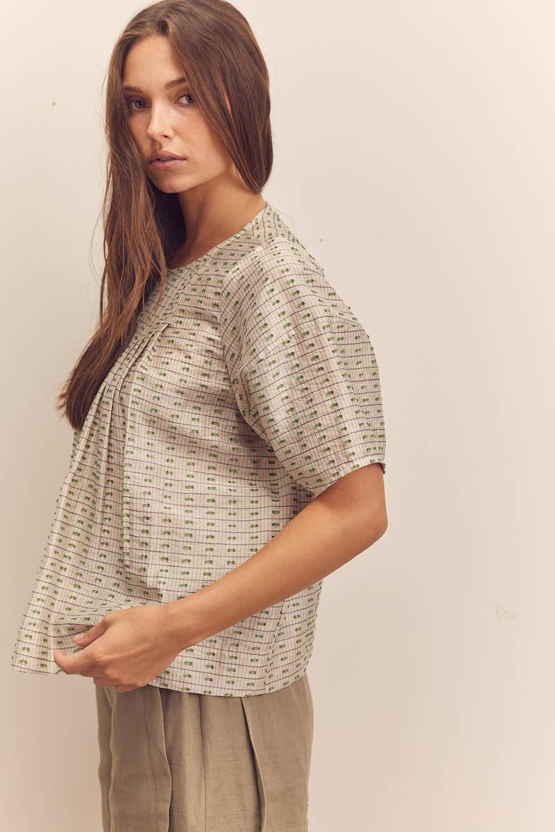 Short sleeve pleated blouse: Beige/Green / Abstract & Geometric