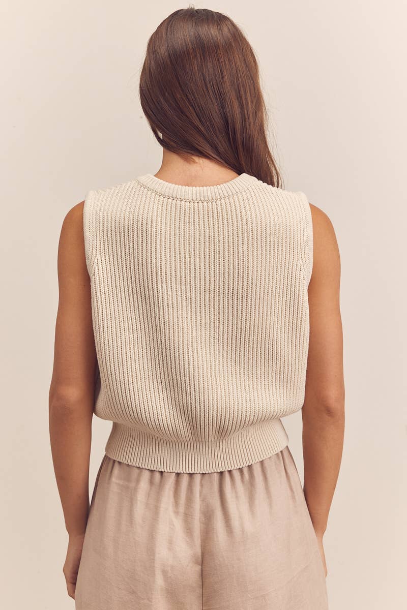 Button-down sleeveless sweater: Natural / Solid
