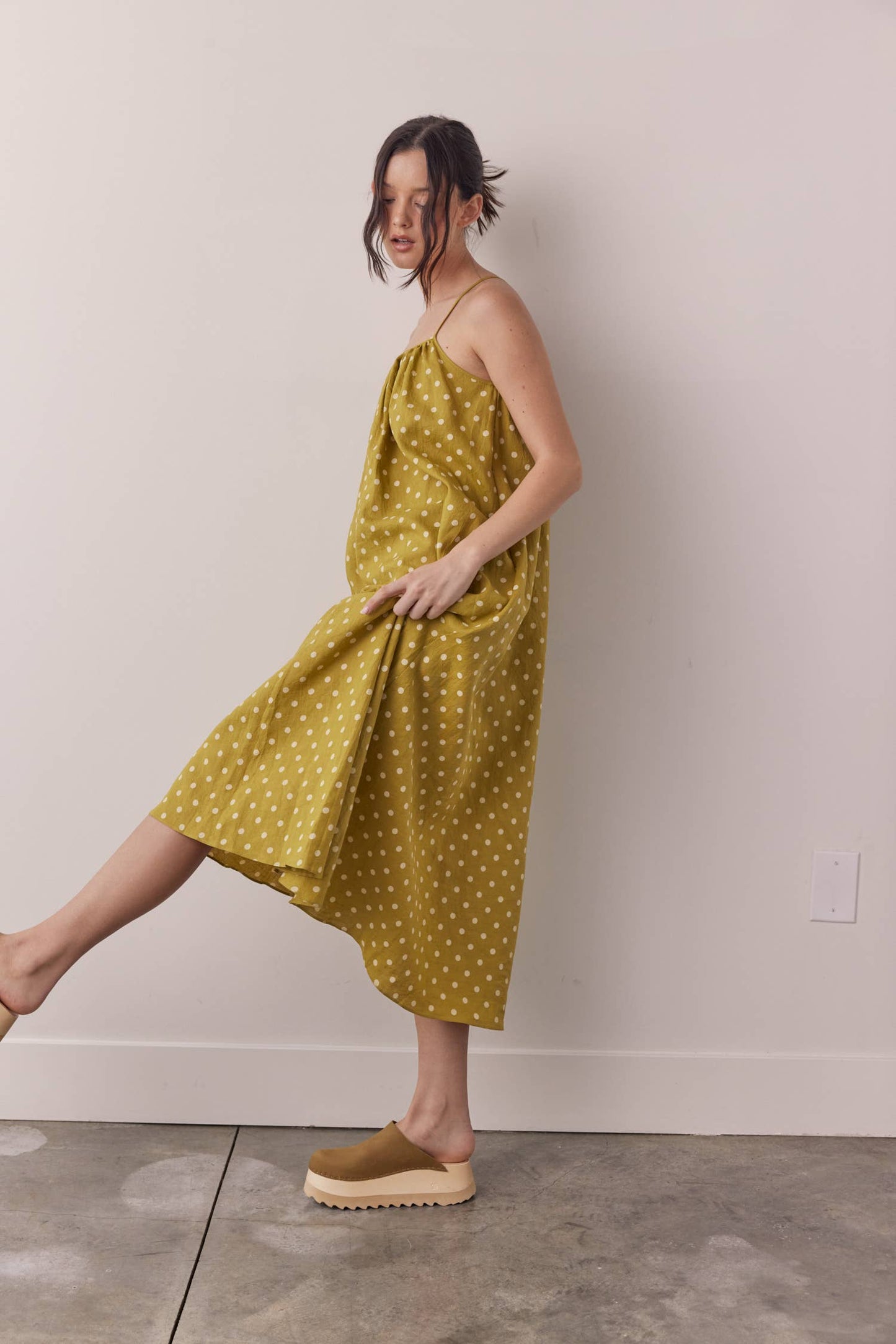 Linen Polka dot back tie ankle dress: Moss