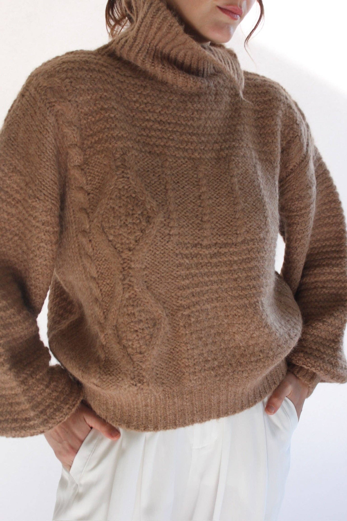 Ollie Knitted Suri Alpaca Sweater: Jute / O/S