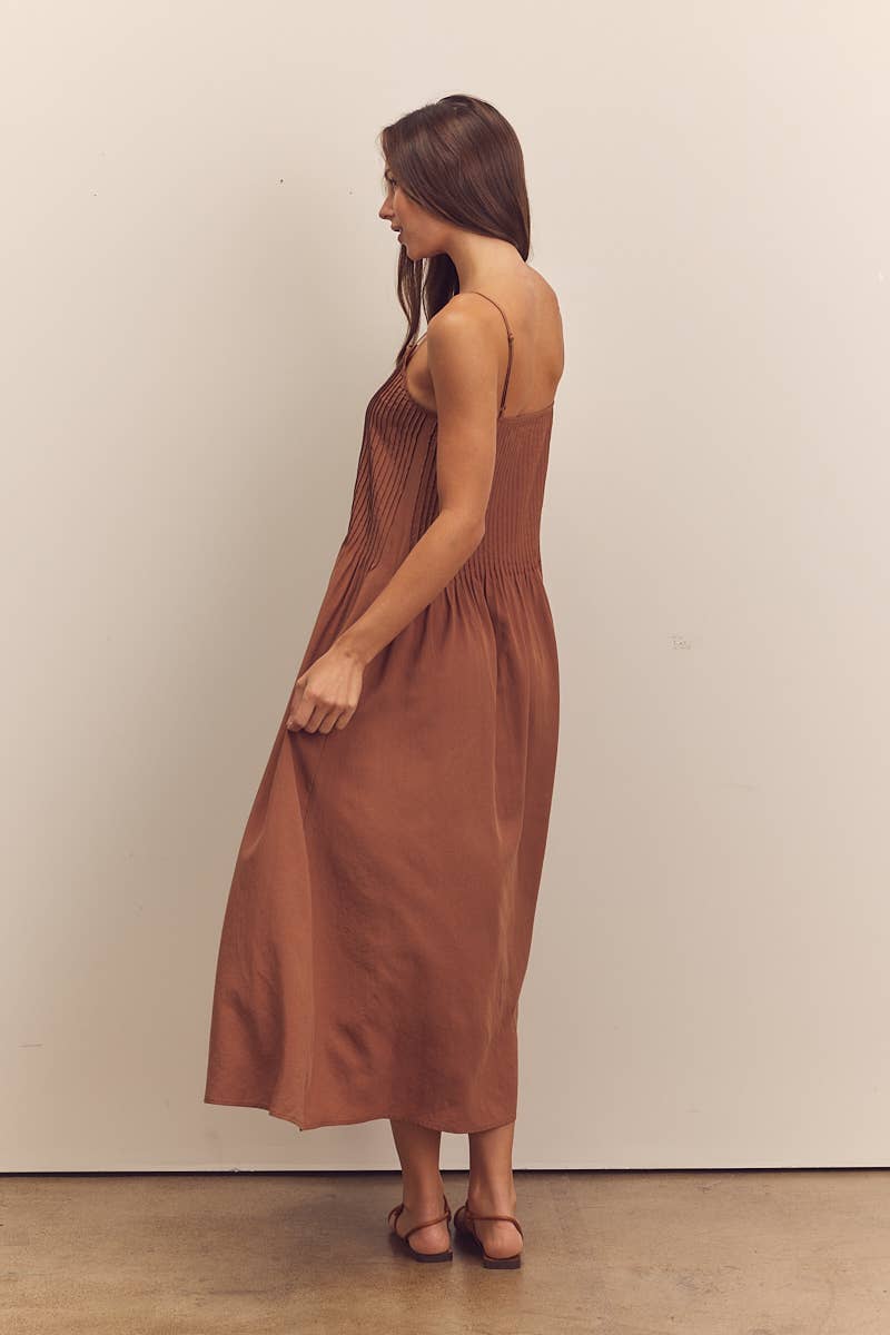 Pintuck top cami dress: Latte / Solid
