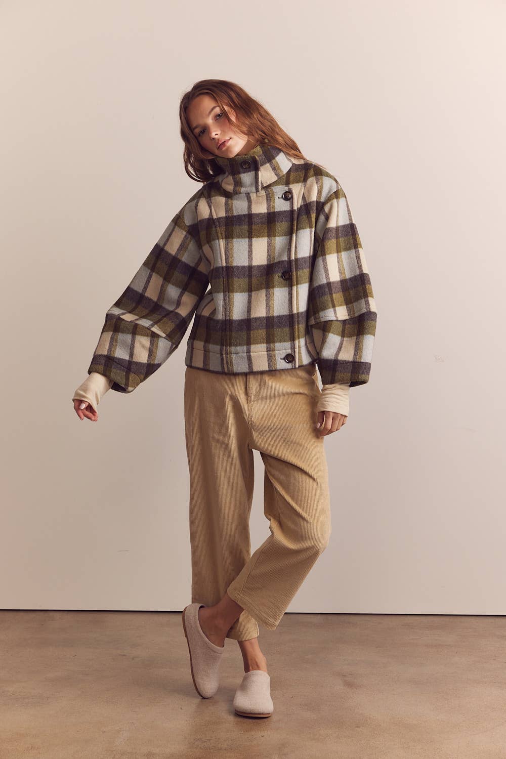Cropped corduroy baggy pants: Dark beige / 97% Cotton 3% Spandex