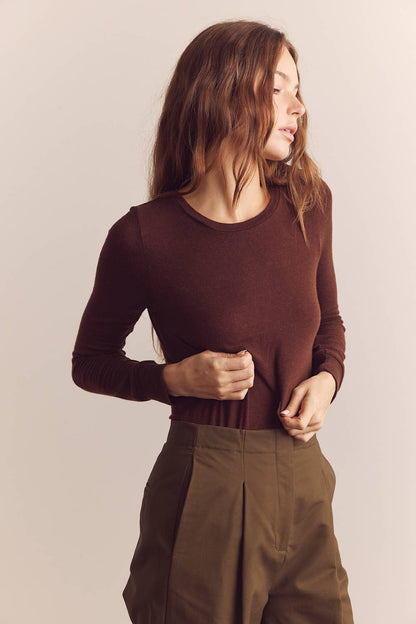 Wool blend lightweight knit top : Chestnut / Solid