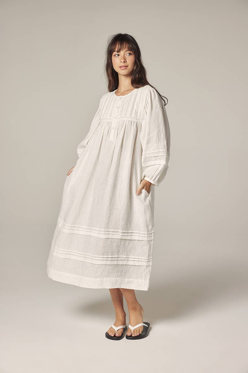 Laced linen dress: White / Solid