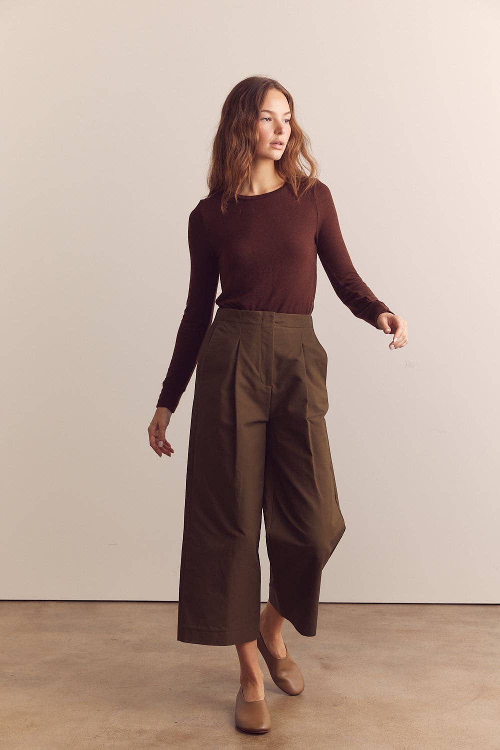 Pleated cotton trousers: Forest / Solid