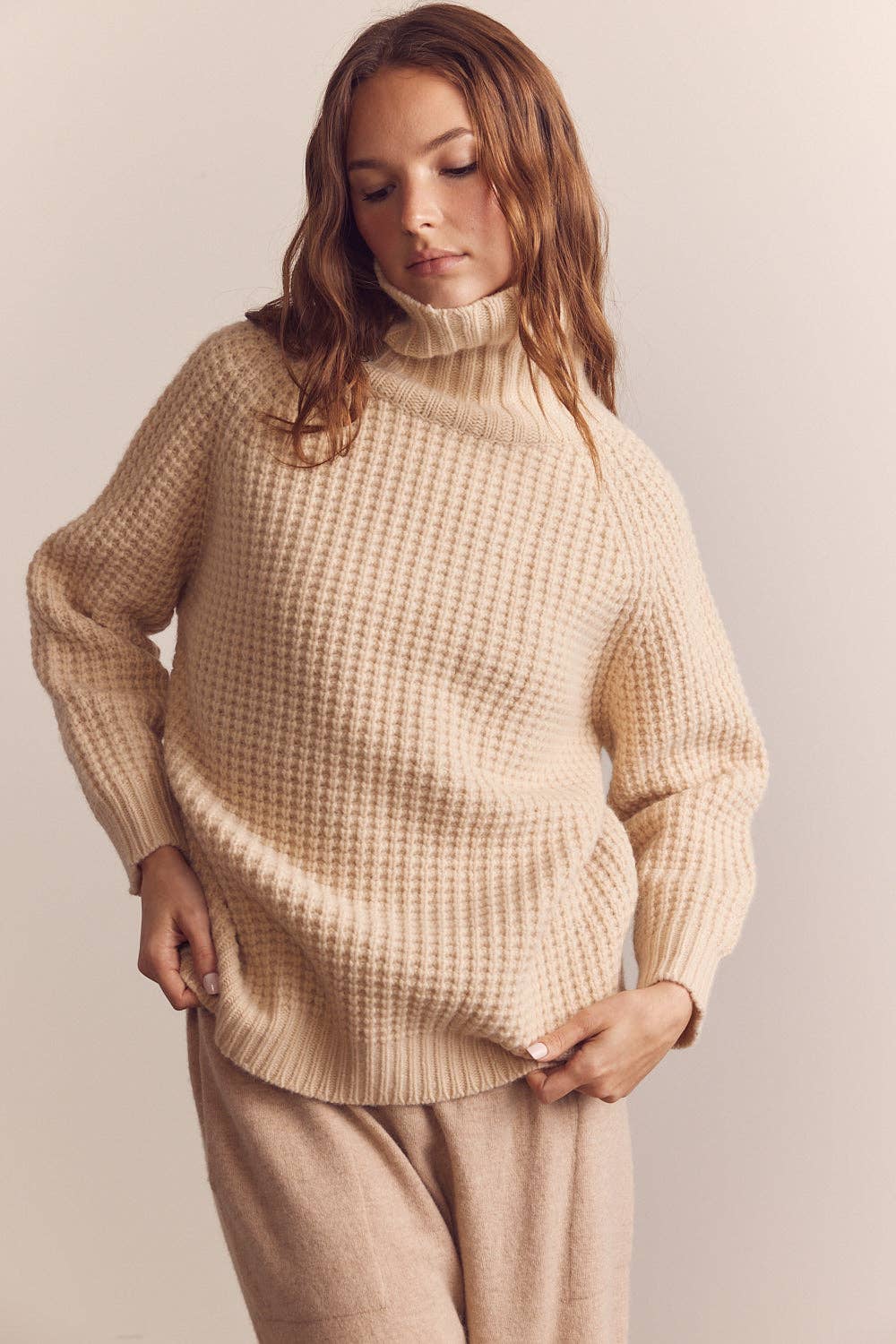 Wool turtleneck waffle sweater: Cream / Solid / XS/S