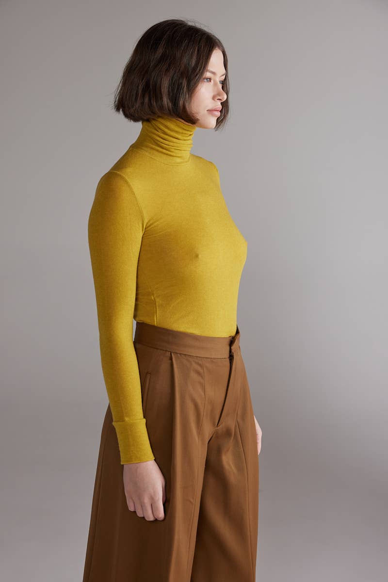 Wool blend lightweight turtleneck