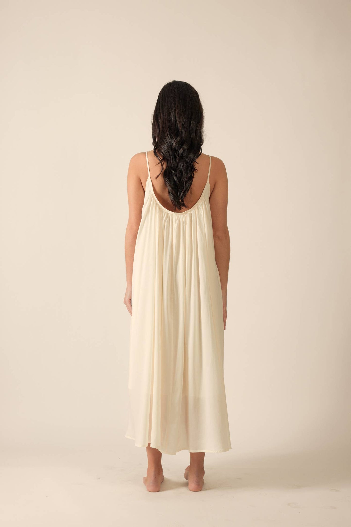 Low-back cami dress: / Ecro / 100% Tencel