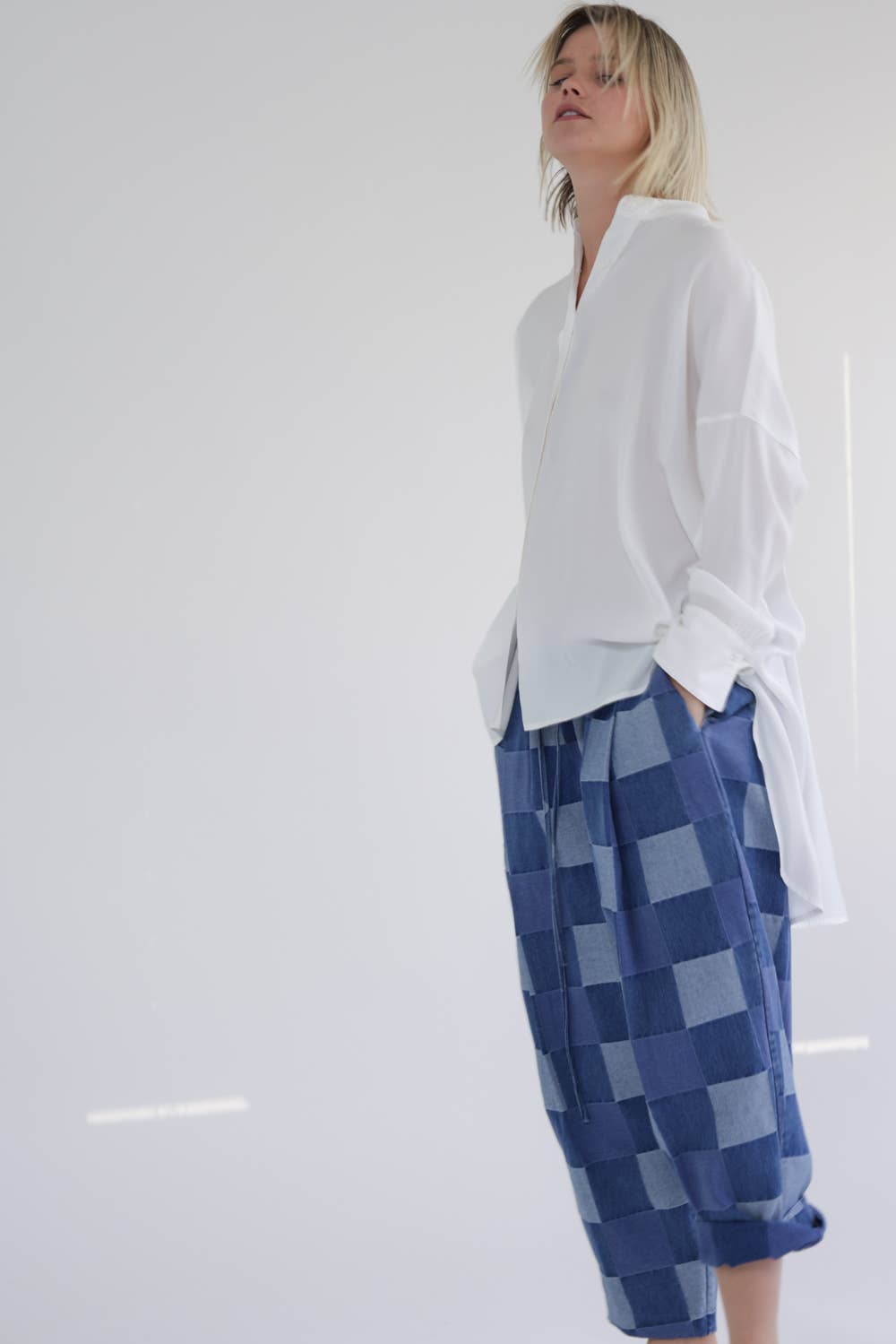 Collarless loose fit long sleeve shirts: White / 62% Viscose 38% Rayon / S/M