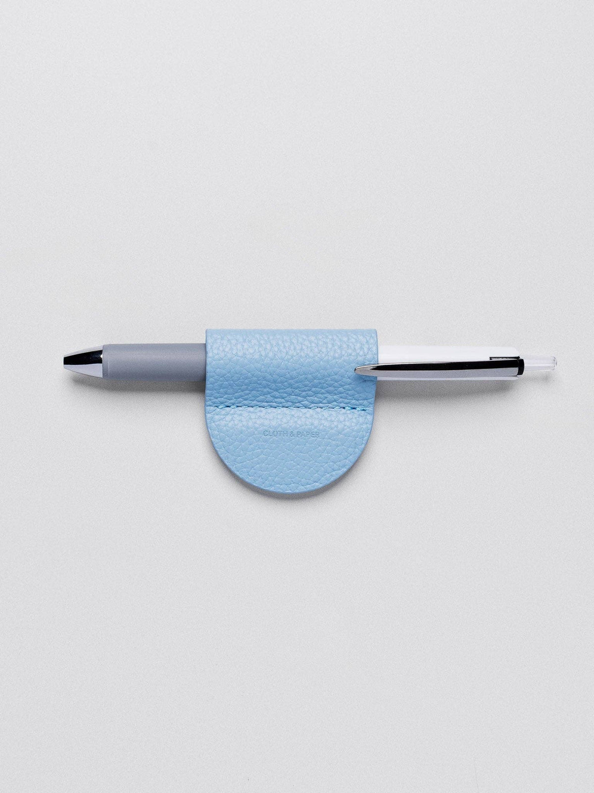 Magnetic Bookmark | Pen Holder | Leather: Leche