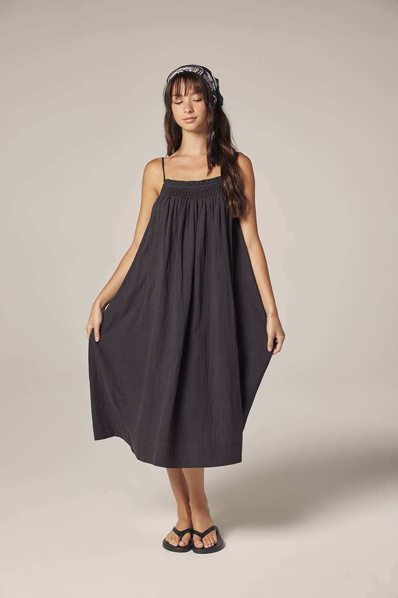 Smocked tie dress: Charcoal / Solid