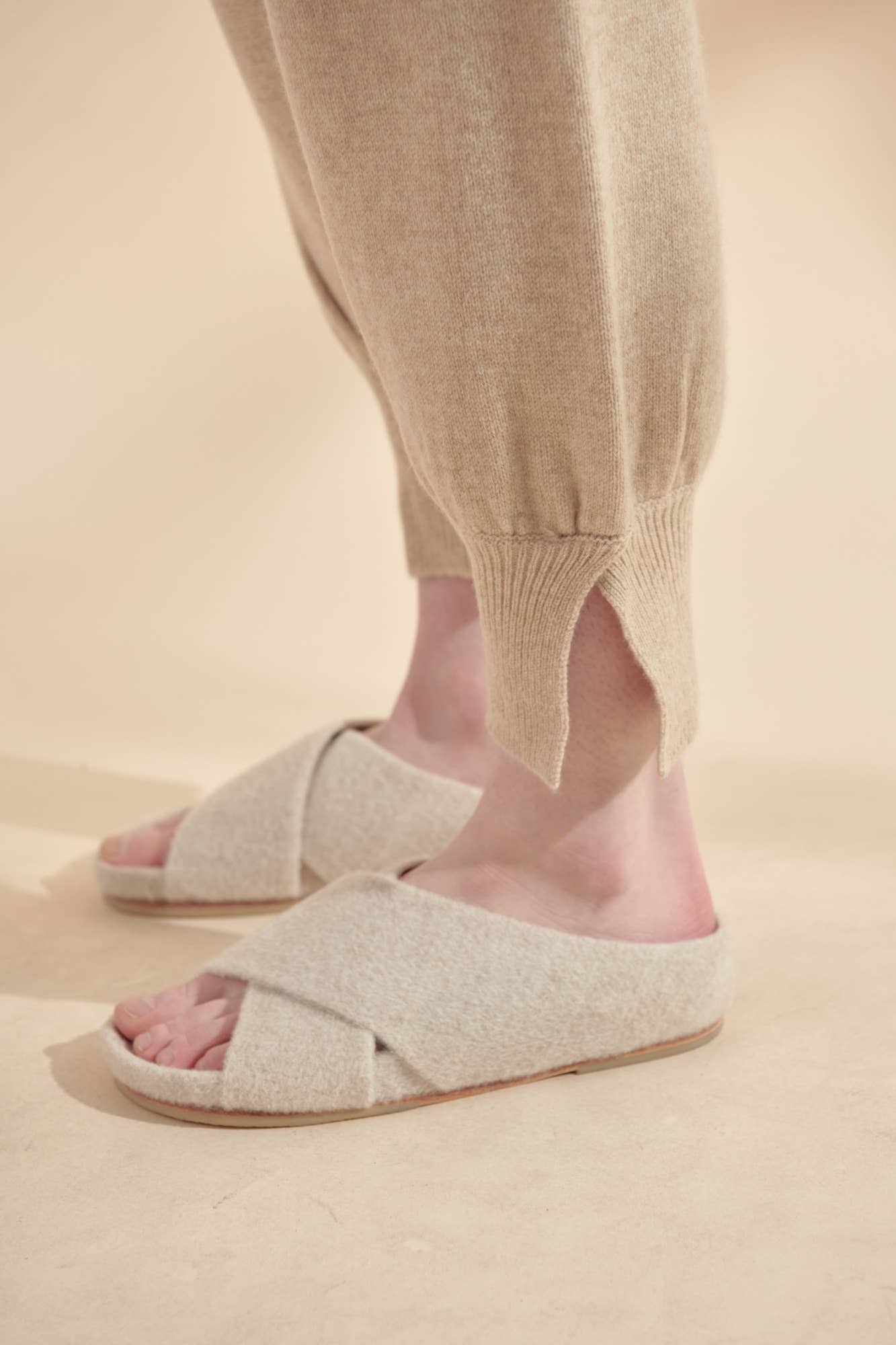 Cashmere wool sweater jogger pants: Oatmeal / 90% Wool 10% Cashmere