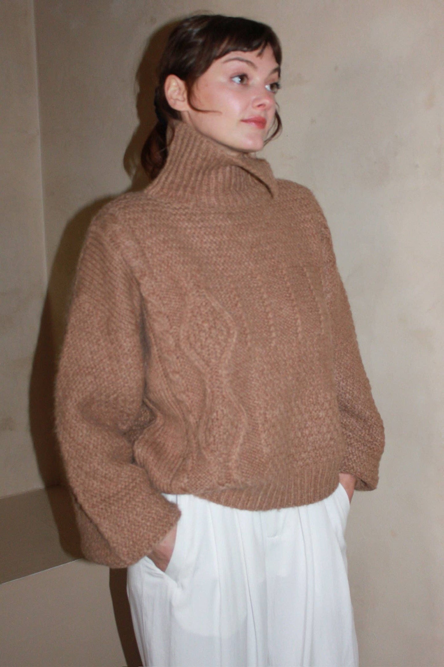 Ollie Knitted Suri Alpaca Sweater: Jute / O/S