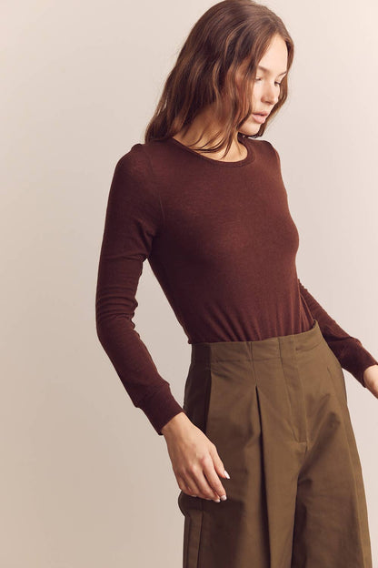 Wool blend lightweight knit top : Chestnut / Solid