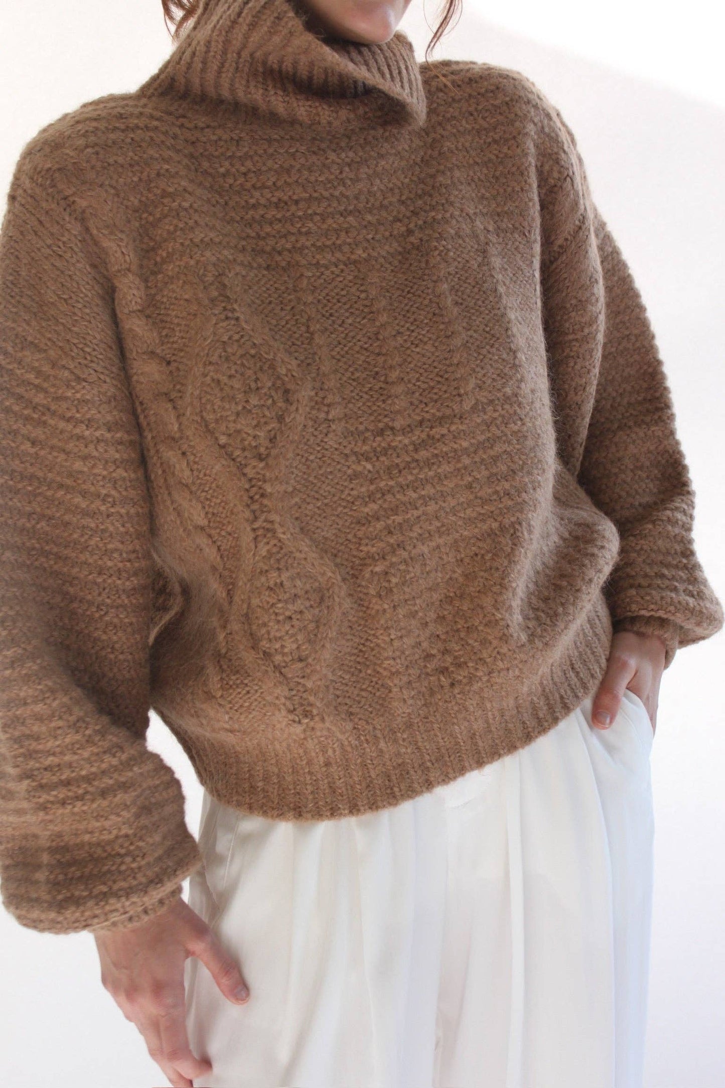 Ollie Knitted Suri Alpaca Sweater: Jute / O/S
