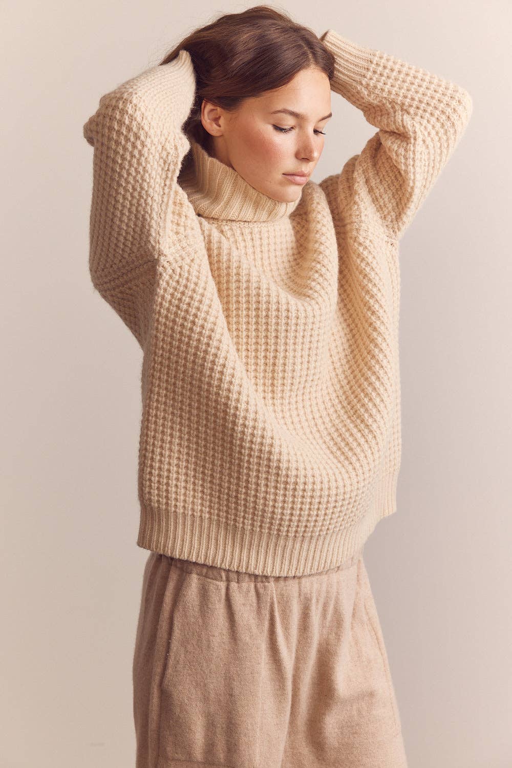 Wool turtleneck waffle sweater: Cream / Solid / XS/S