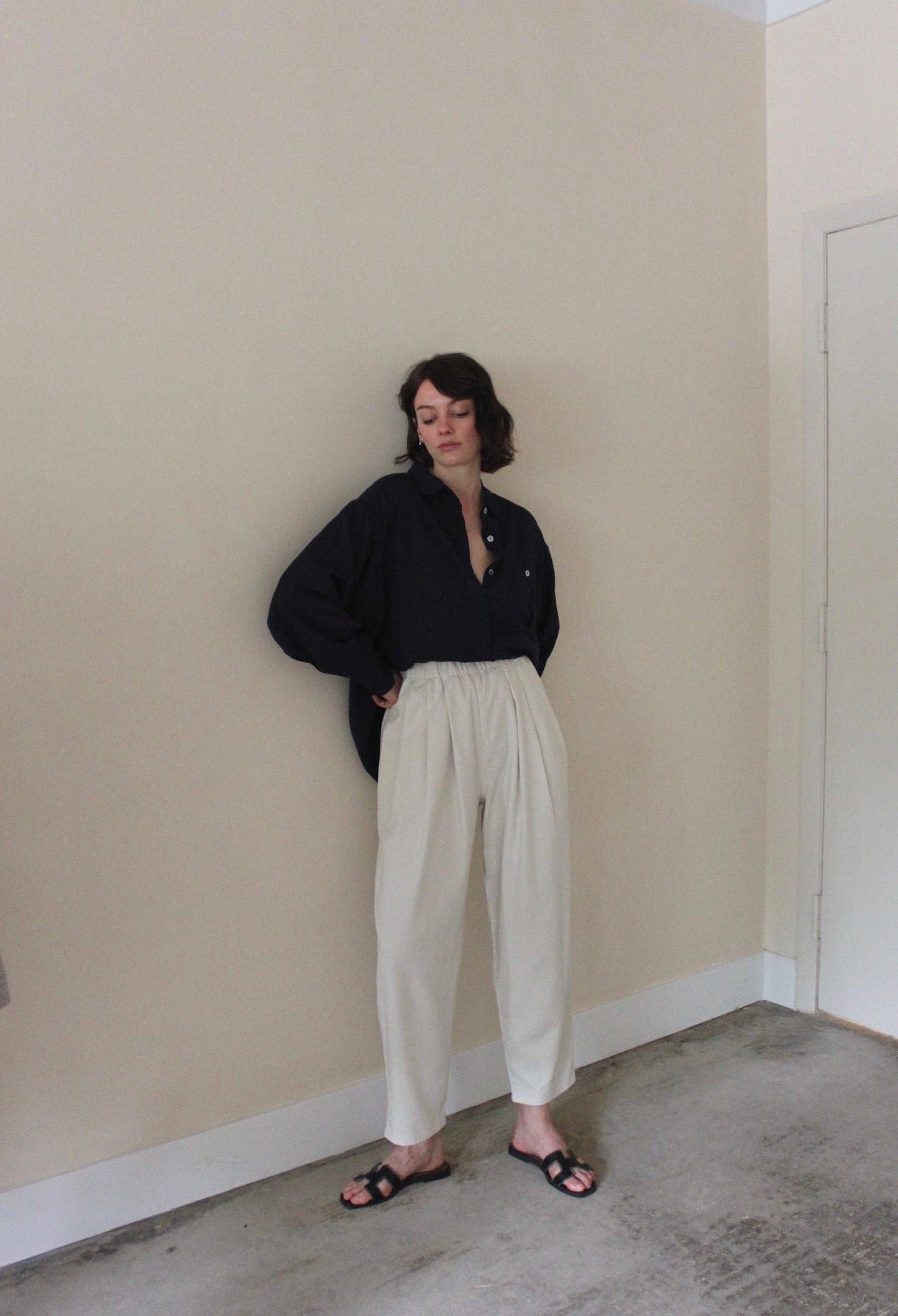Lena Silk Canvas Pant: Black / S / 26"