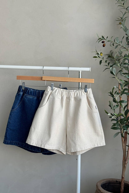 City Shorts Red Gingham