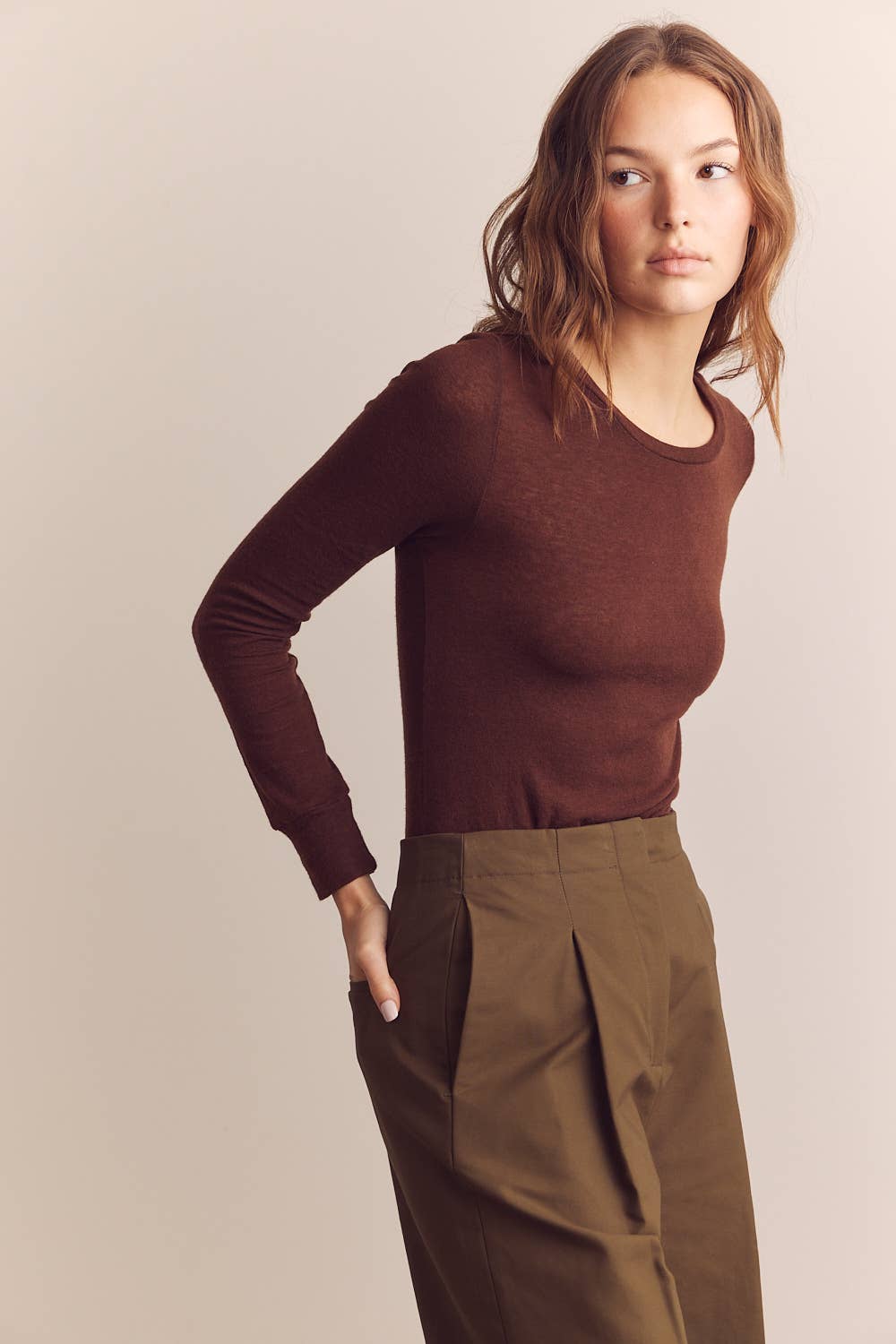 Wool blend lightweight knit top : Chestnut / Solid