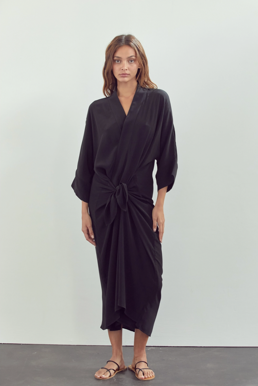 Front tie midi dress: Black / 53% Viscose 47% Rayon