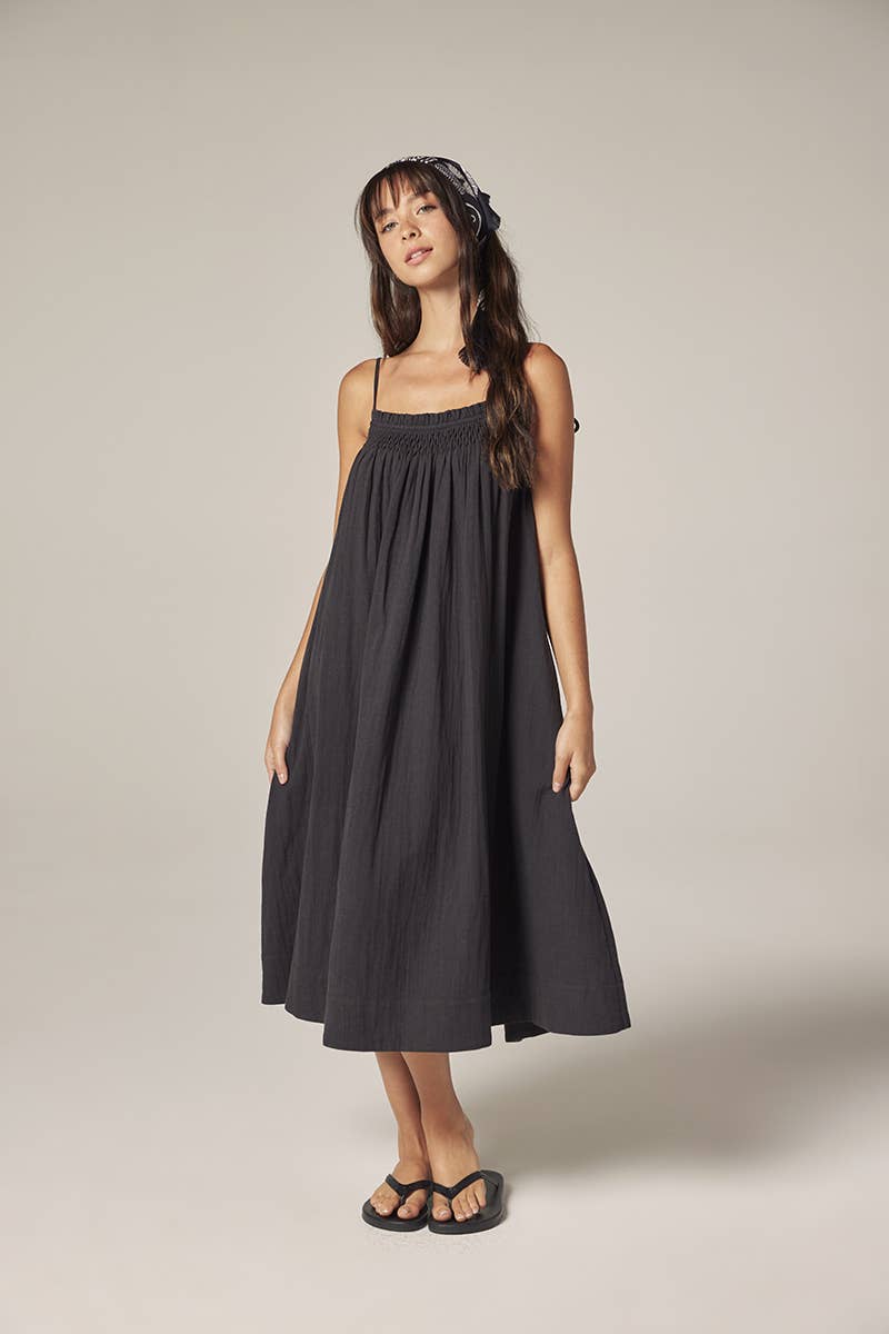 Smocked tie dress: Charcoal / Solid