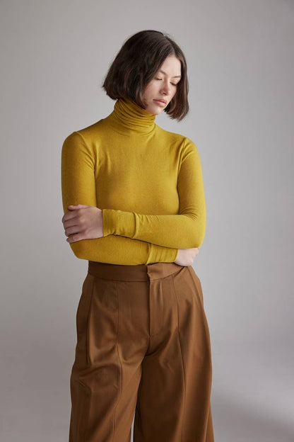 Wool blend lightweight turtleneck