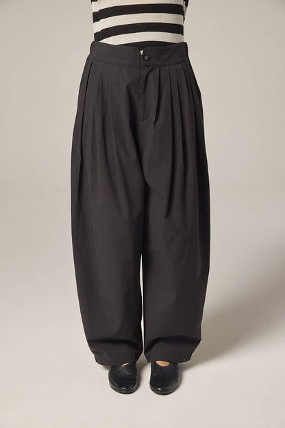 Back elestic pleated pants: Black / Solid