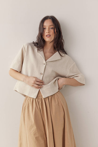 Half sleeve cotton shirts: Natural / Solid