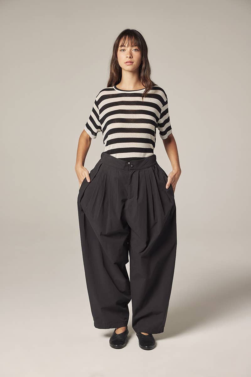 Back elestic pleated pants: Black / Solid