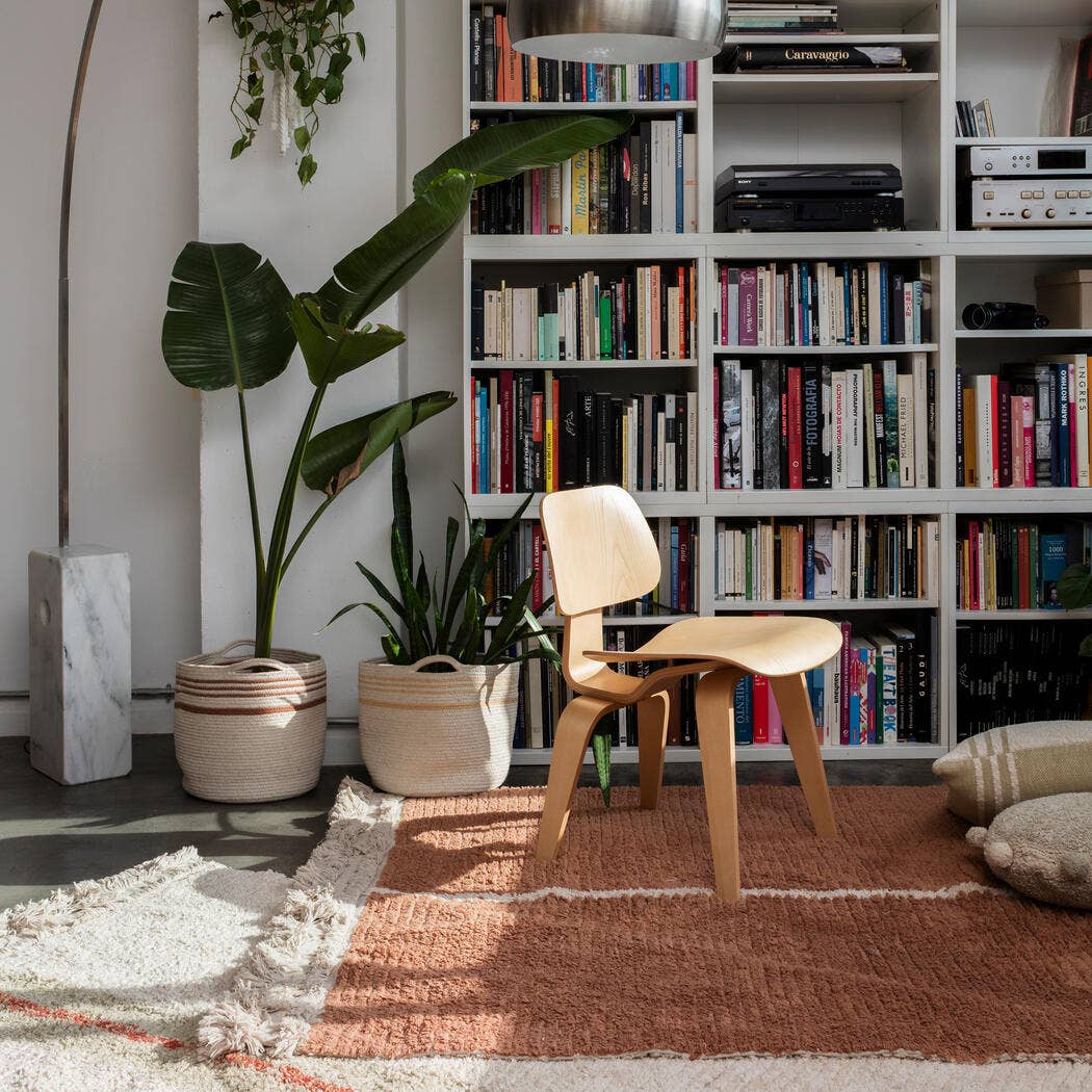 Reversible washable rug Duetto Toffee L: 5' 7" x 7' 10" / 97 % cotton           3 % other fibre
Base: recycled textile fibers