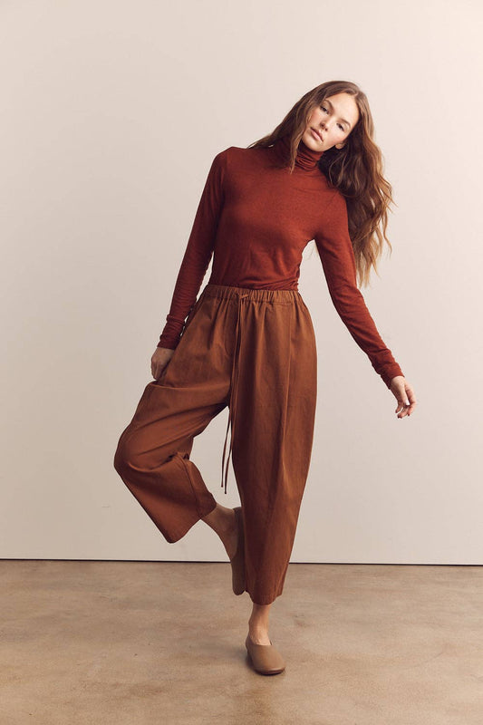 Pleated drawstring pants: Red Bean / Solid