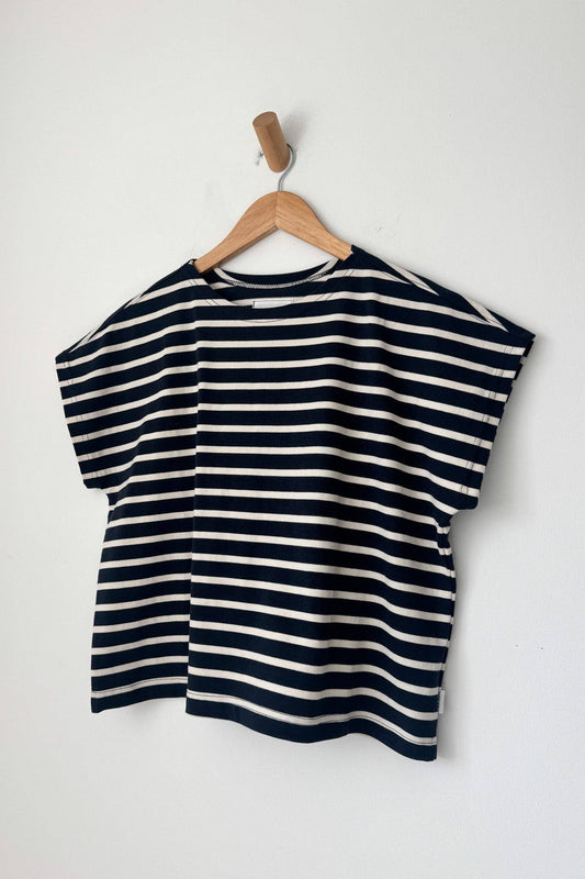 Manon Tee  WHITE STRIPE ON NAVY