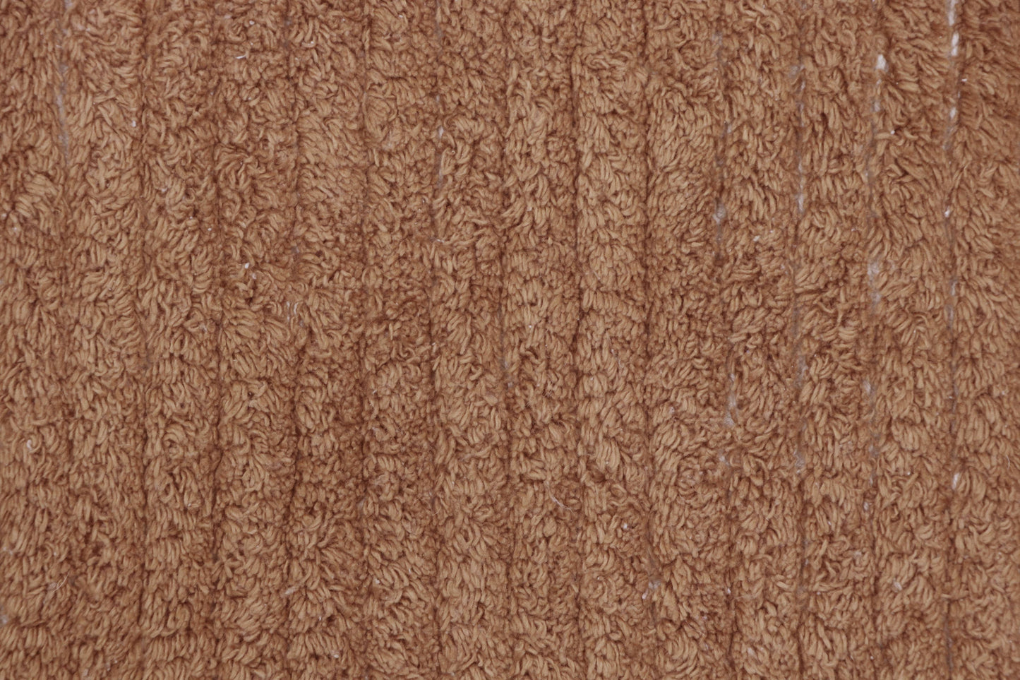 Reversible washable rug Duetto Toffee R: 2' 7" x 7' 6" / 97 % cotton           3 % other fibre
Base: recycled textile fibers