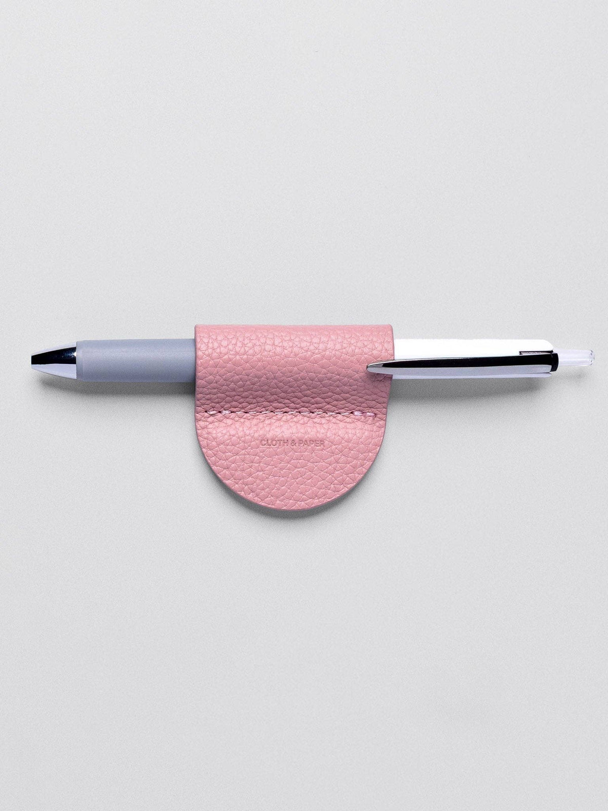 Magnetic Bookmark | Pen Holder | Leather: Leche