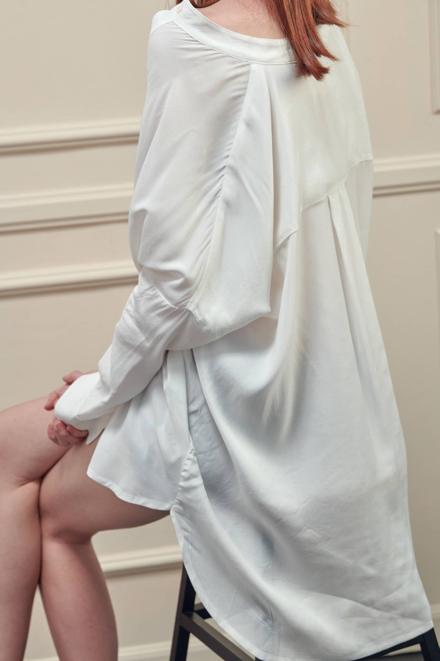 Collarless loose fit long sleeve shirts: White / 62% Viscose 38% Rayon / S/M