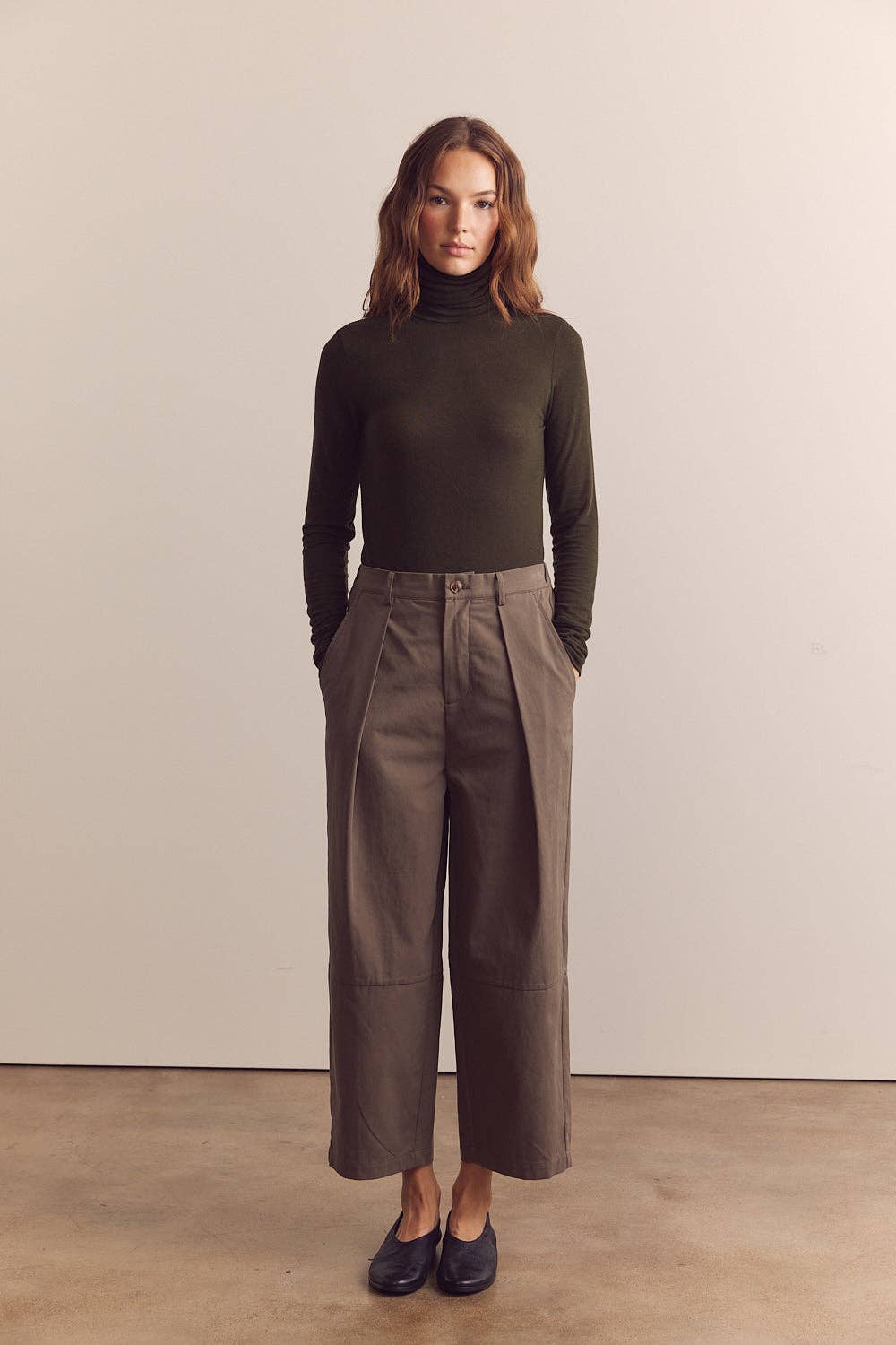 Wide-leg ankle trousers: Mud / Solid / M/L