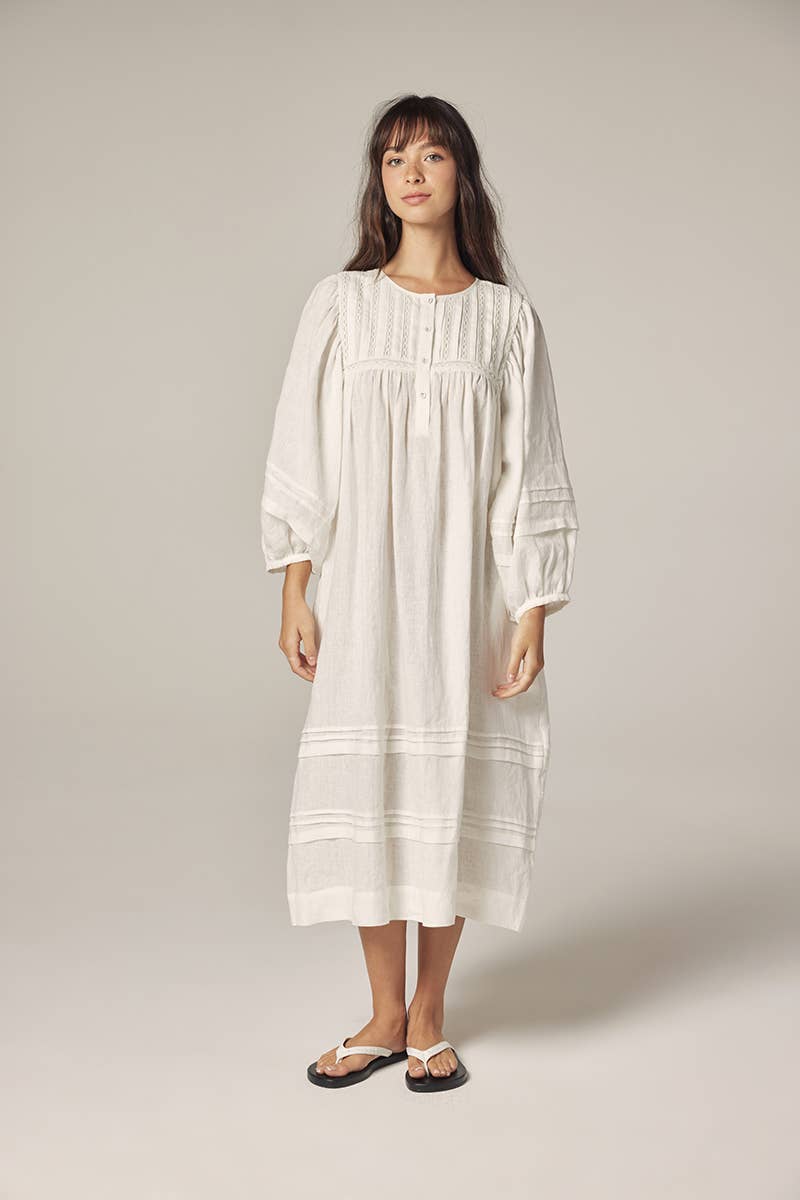 Laced linen dress: White / Solid