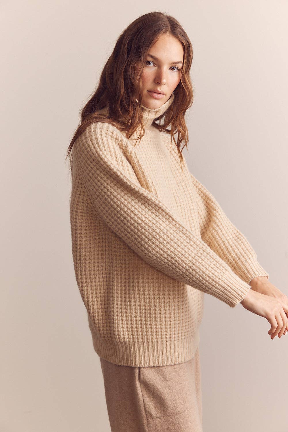 Wool turtleneck waffle sweater: Cream / Solid / XS/S