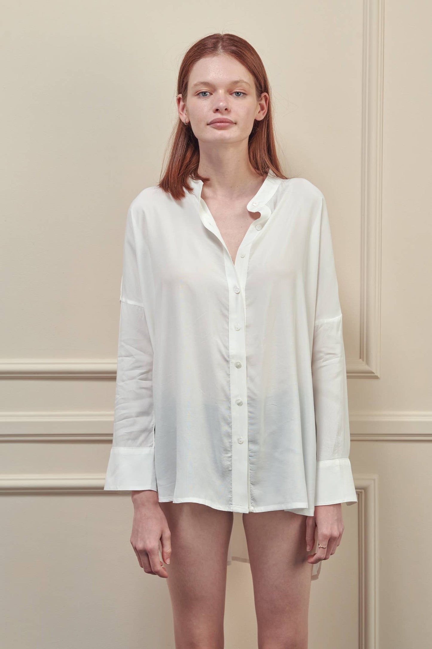 Collarless loose fit long sleeve shirts: White / 62% Viscose 38% Rayon / S/M