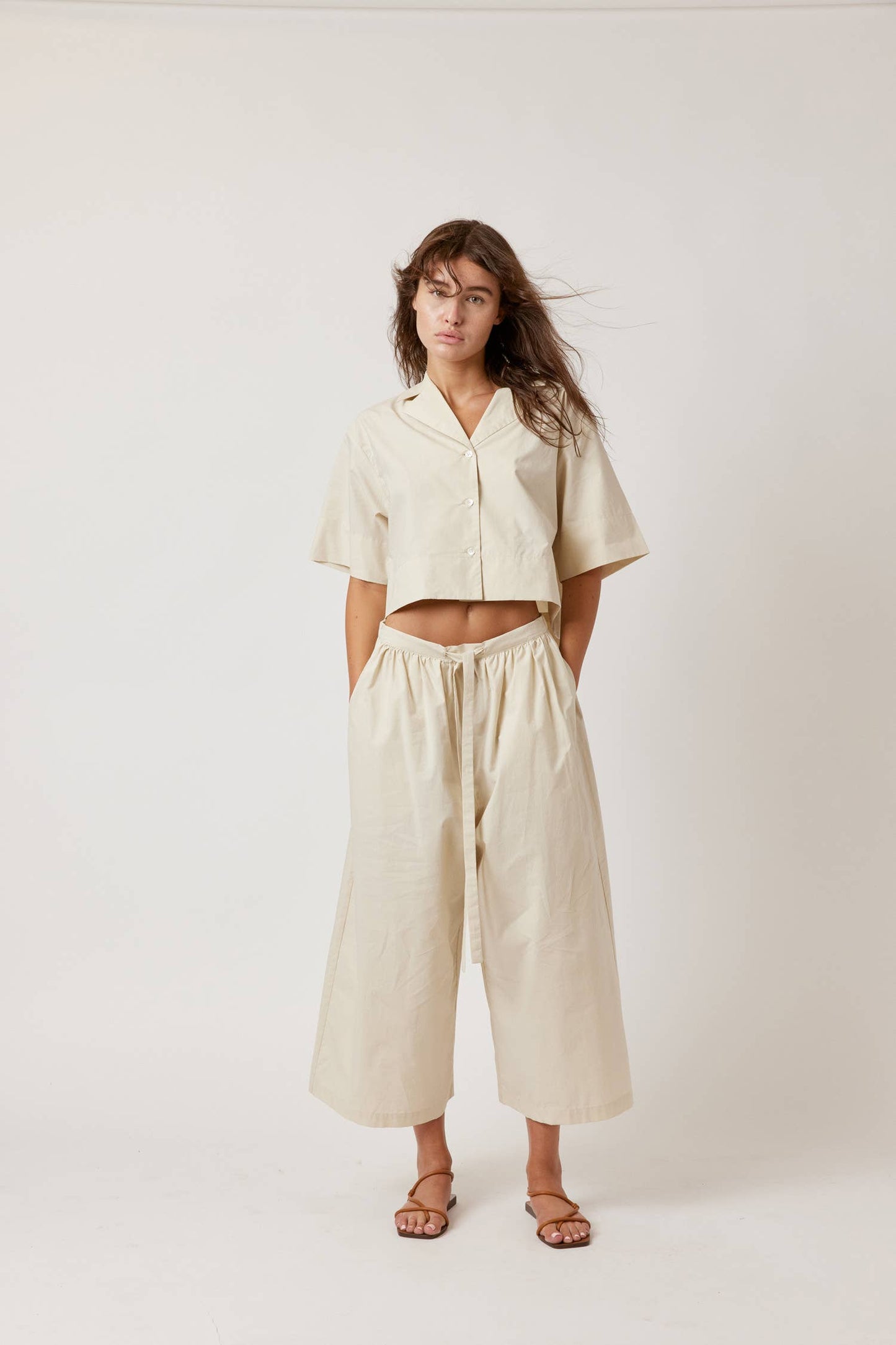 Cropped cotton pants: Beige / 100% Cotton