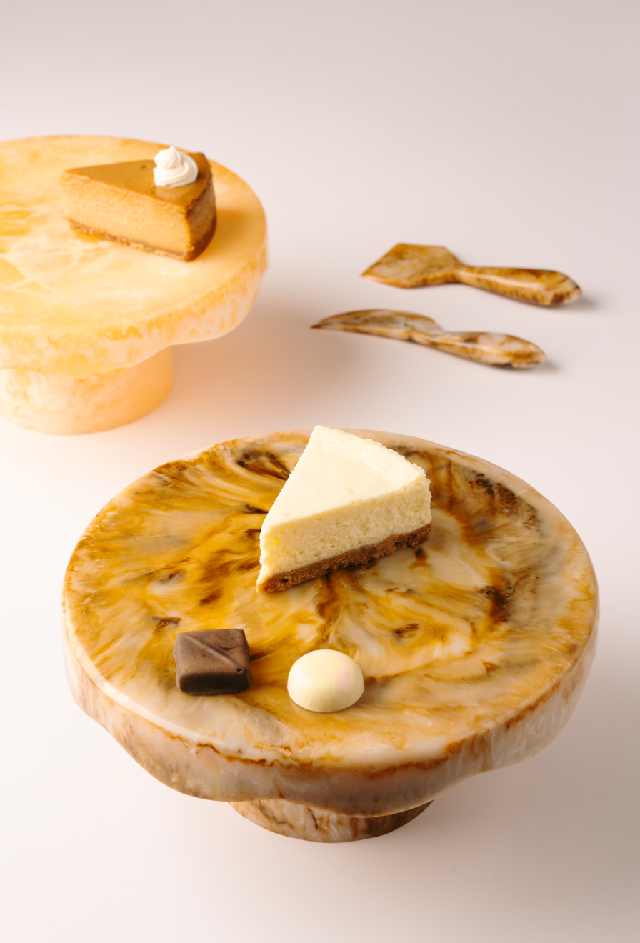 Scallop Resin Cake stand, Brown  - 9.5x4.5 Inches