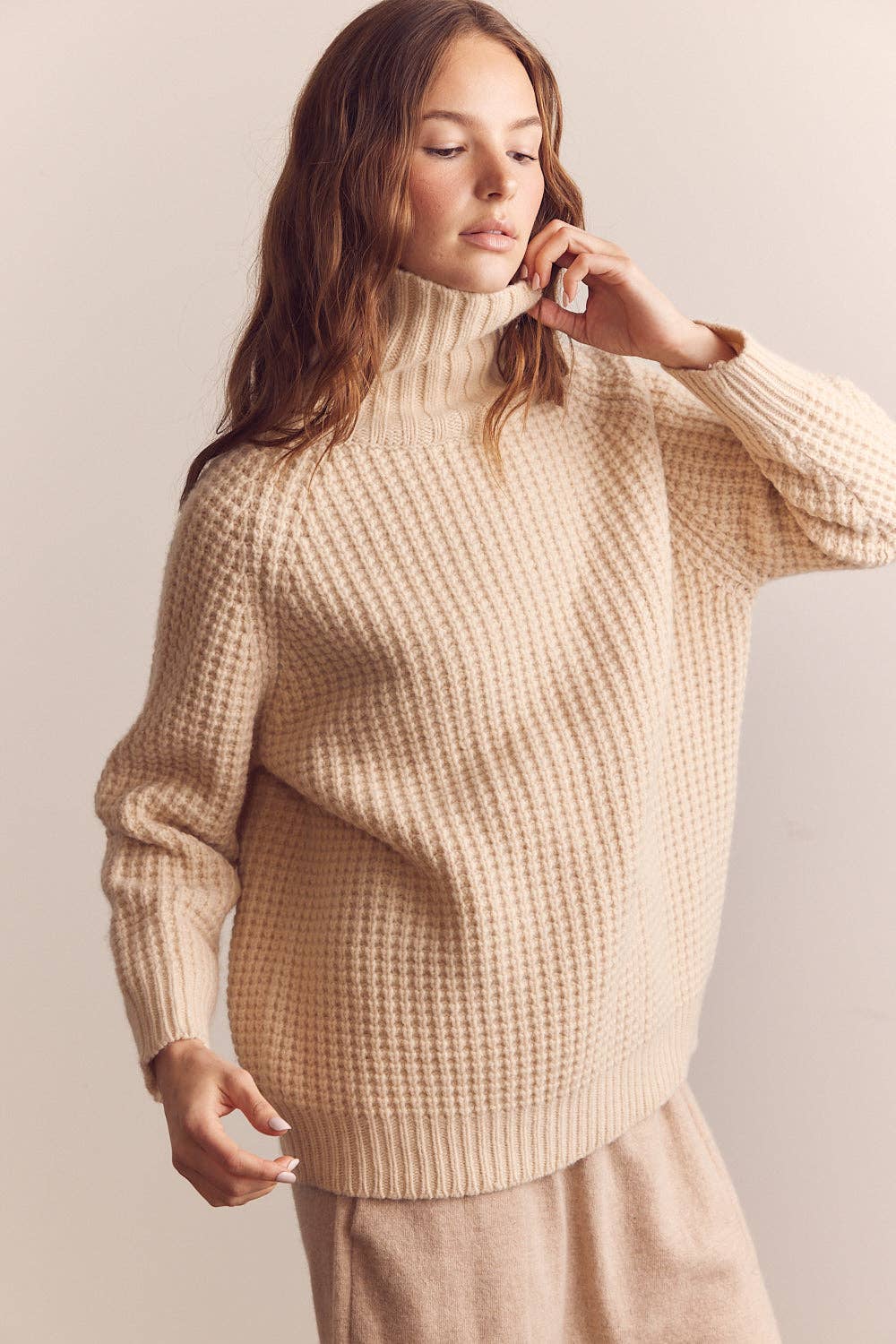 Wool turtleneck waffle sweater: Cream / Solid / XS/S